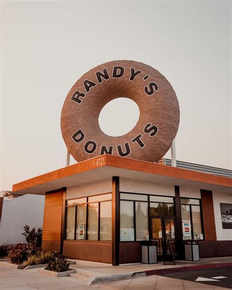 Randy's Donuts giving away free donuts, no purchase required